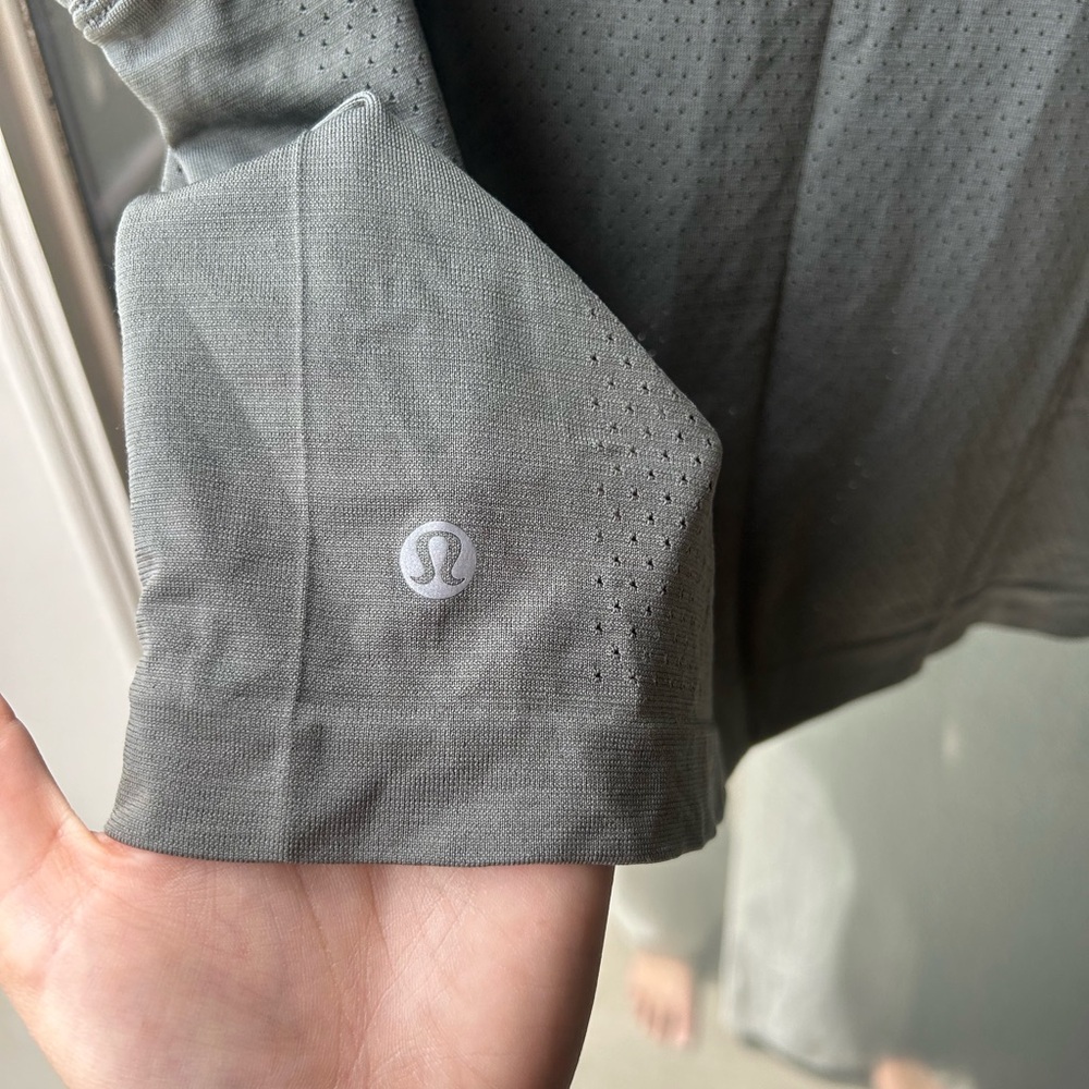 Lululemon Green “Chicago” Sleeveless Tank - Picture 4 of 4